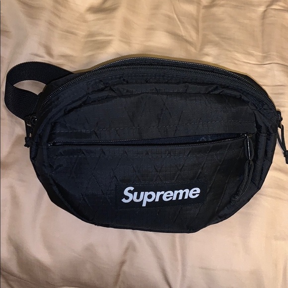 Supreme Other - Supreme fannypack